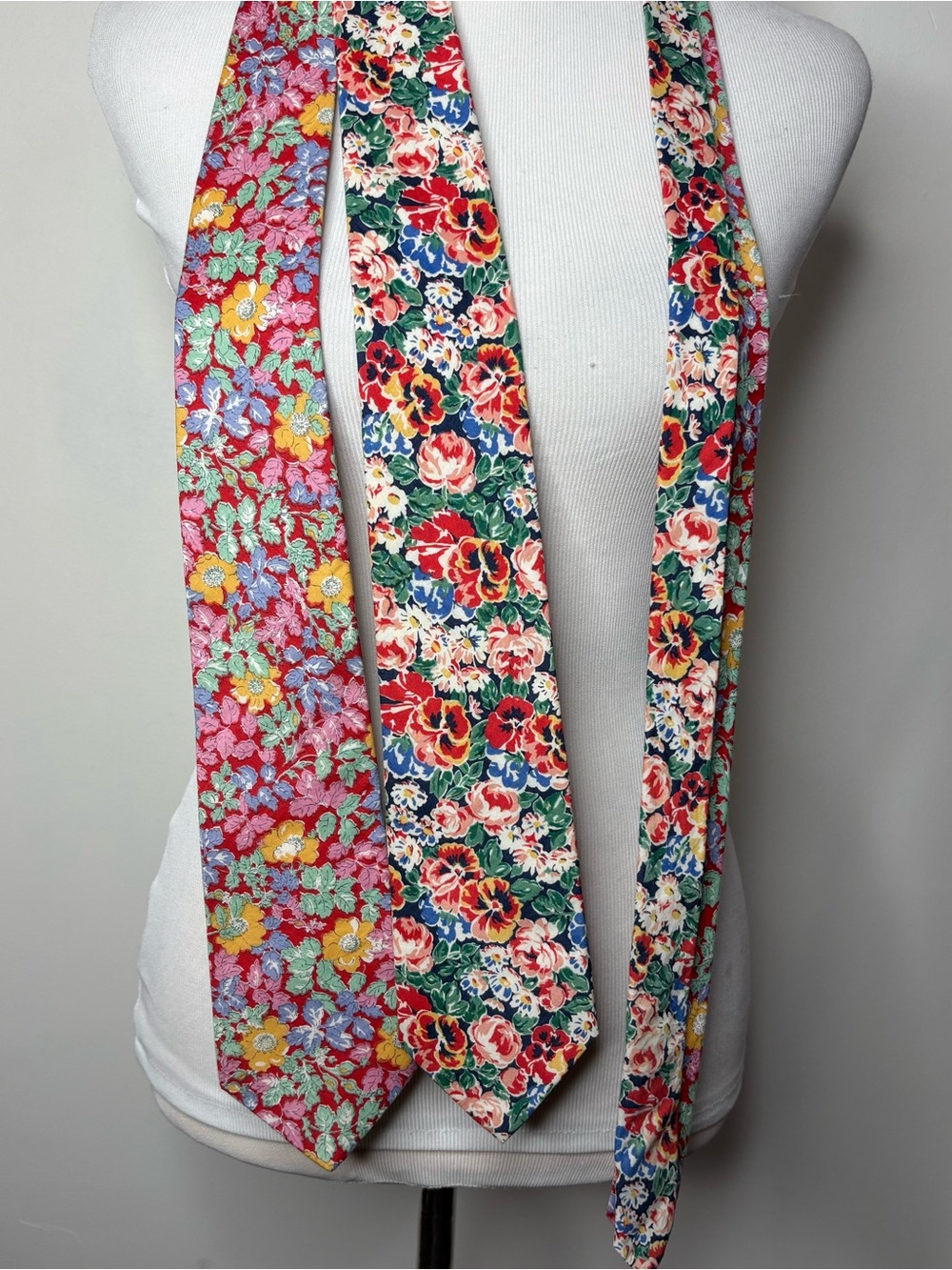 Two Liberty of London Floral Ties Cotton Made USA Vintage Necktie - Picture 8 of 8